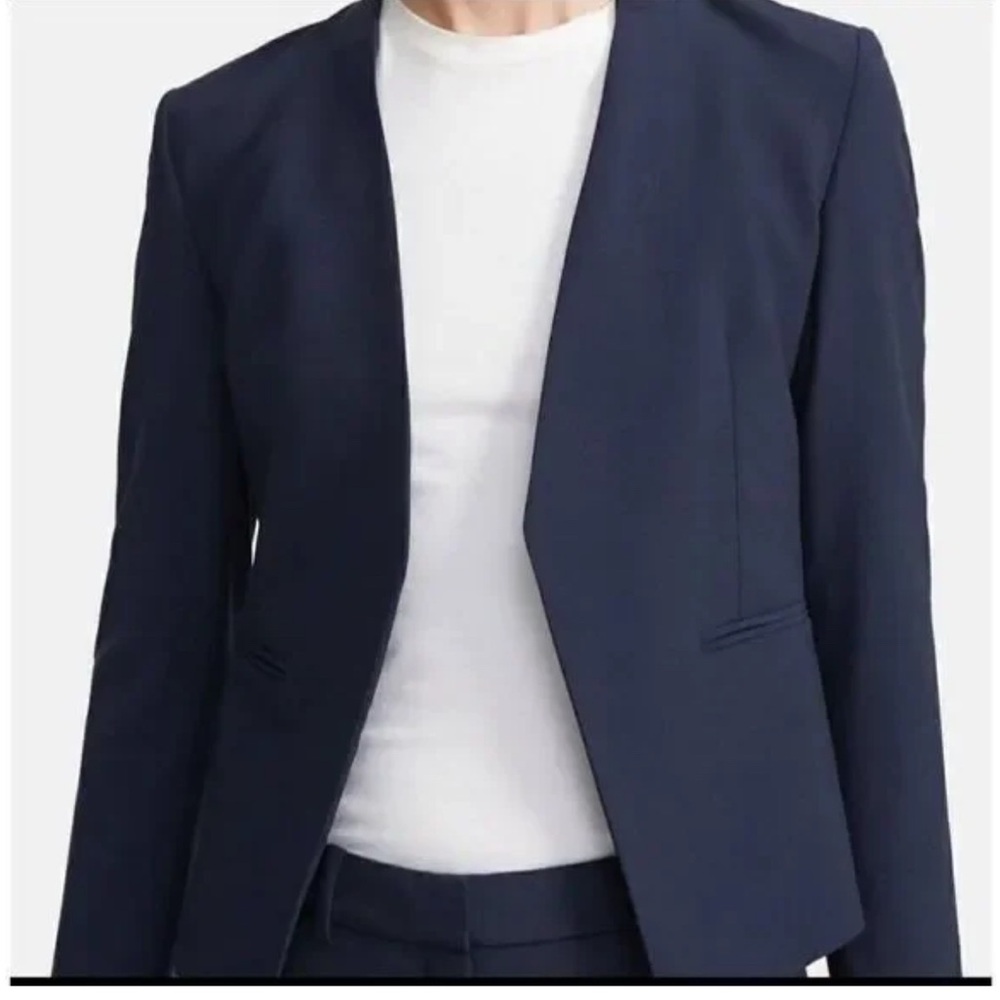 Theory Lanai Blazer Navy size 8- comes with trousers (size 6)